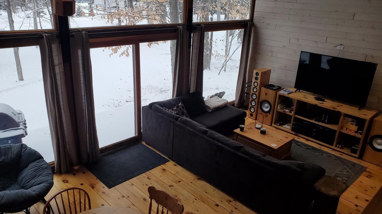 Photo of Livingroom in Lake of Bays