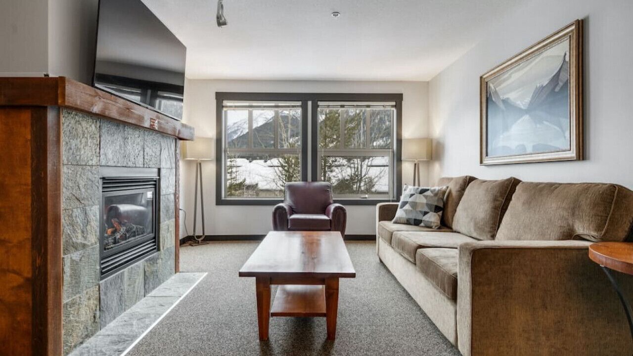 Photo of Livingroom in East Kootenay