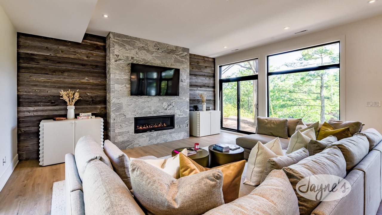 Photo of Livingroom in Gravenhurst