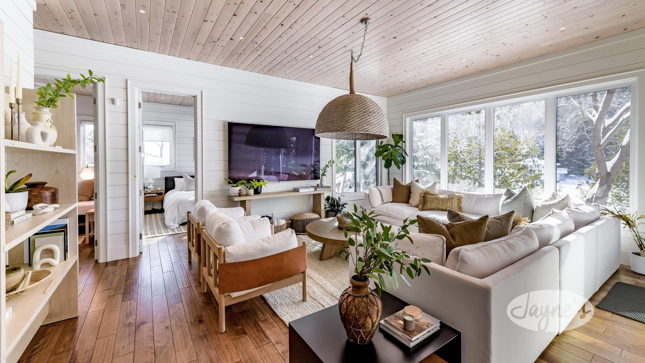 Photo of Bedroom in Muskoka Lakes