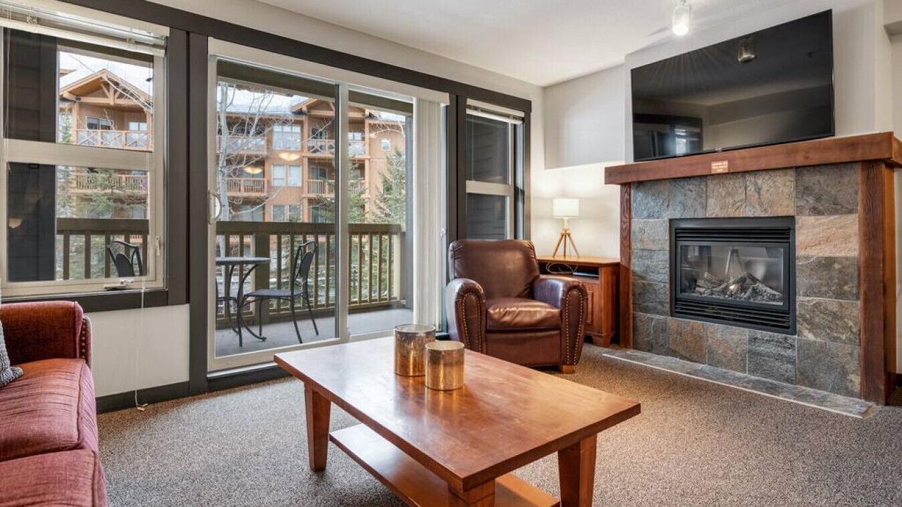 Photo of Livingroom in East Kootenay