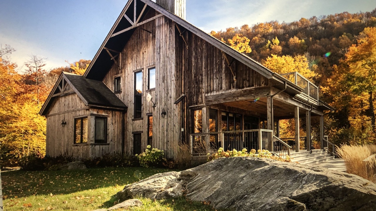 Photo of Outdoor in Bolton-Est