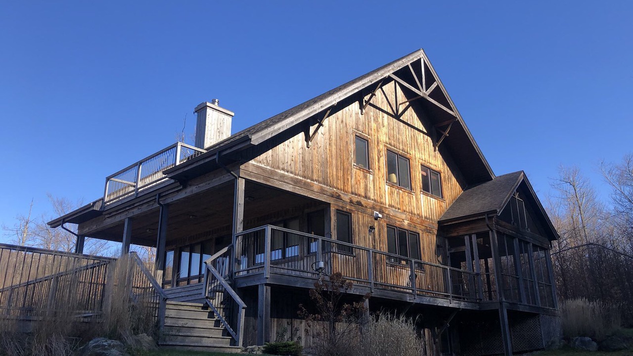 Photo of Outdoor in Bolton-Est
