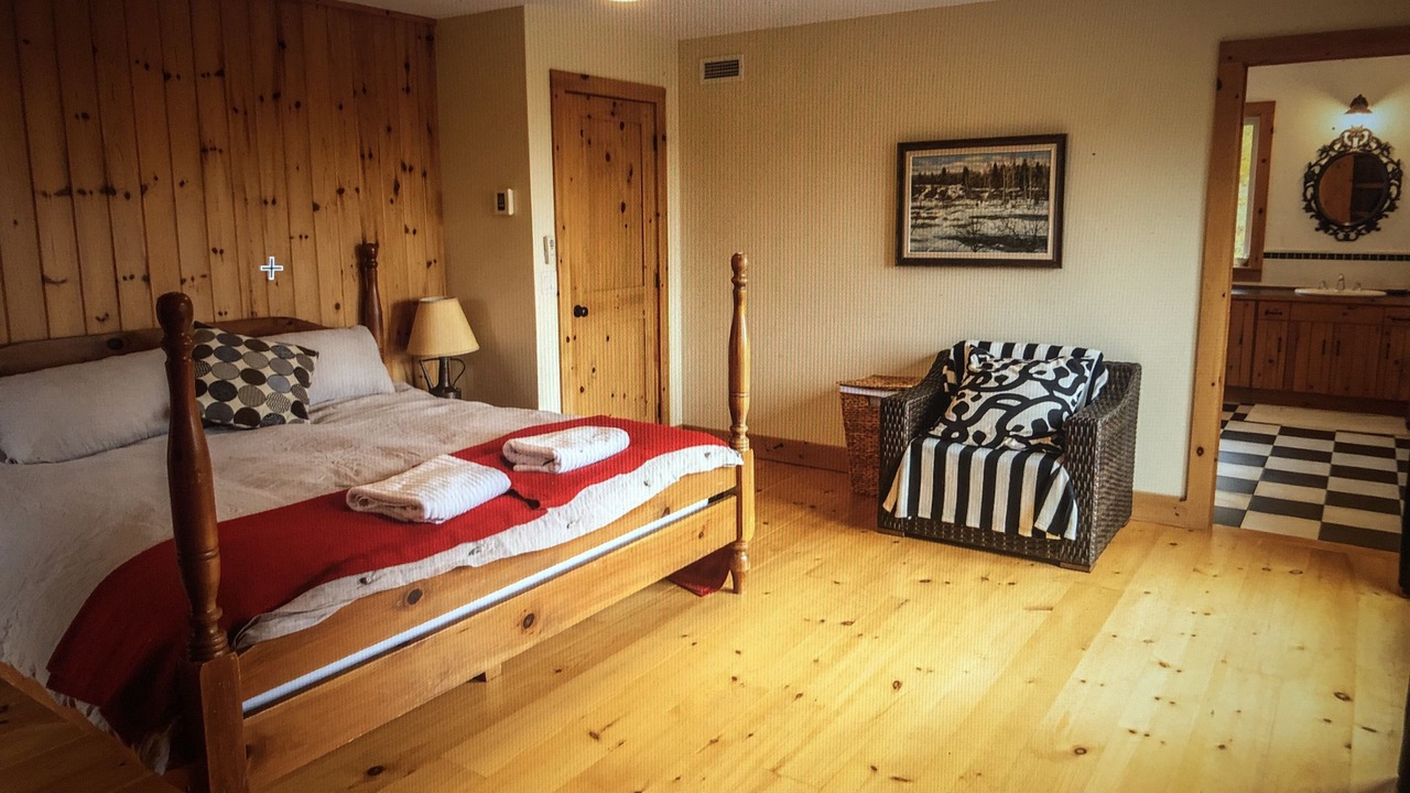 Photo of Bedroom in Bolton-Est