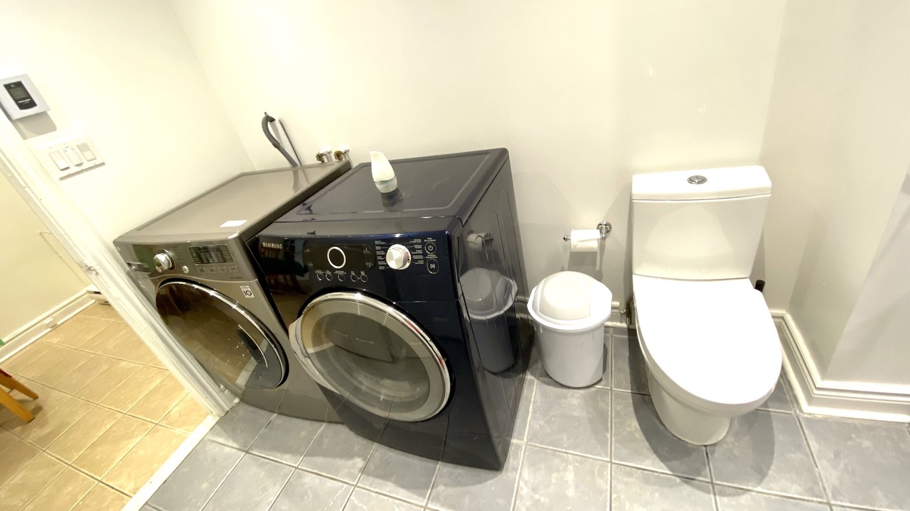 Photo of Bathroom in Longueuil