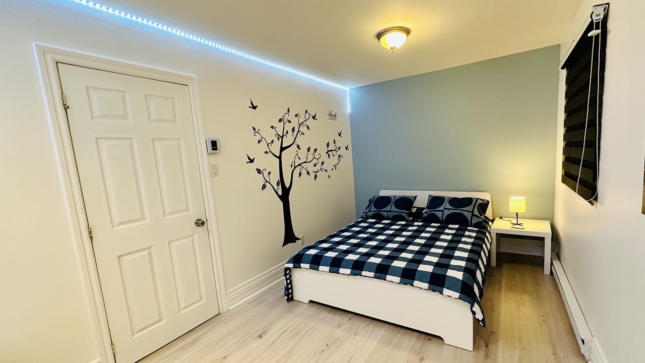 Photo of Bedroom in Longueuil