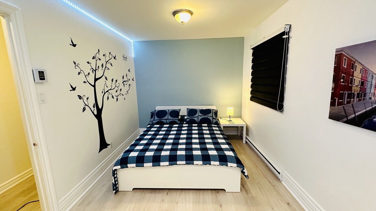 Photo of Bedroom in Longueuil