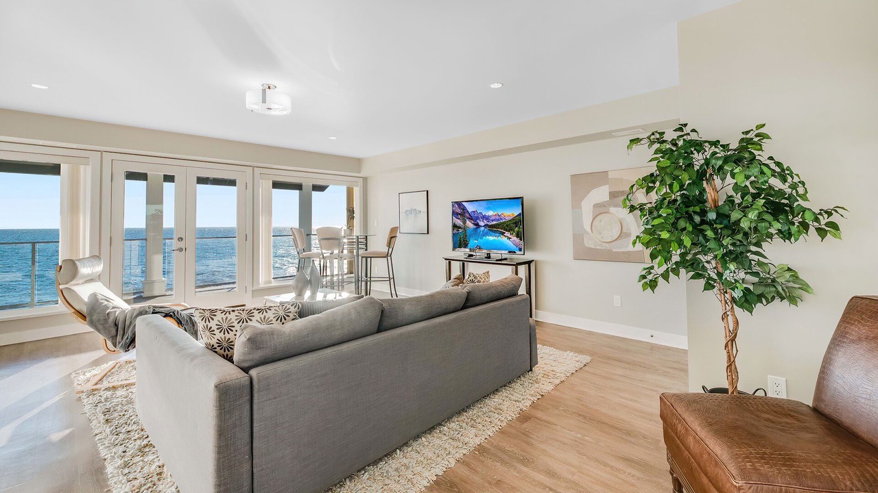 Photo of Livingroom in Saanich East