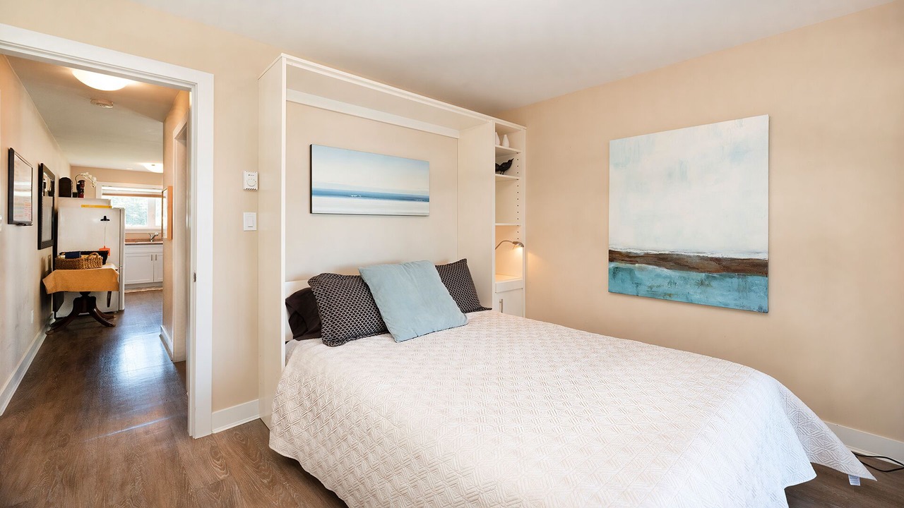 Photo of Bedroom in Saanich East
