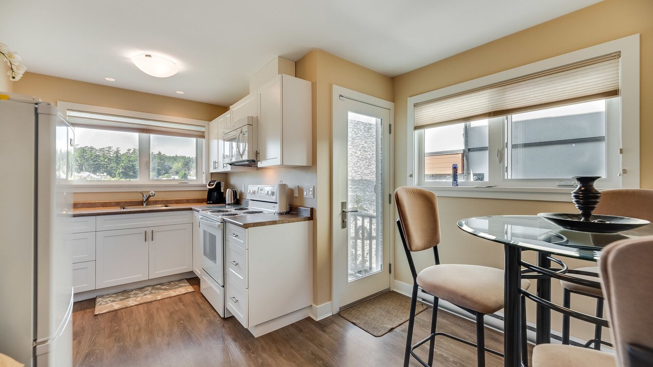 Photo of Kitchen in Saanich East