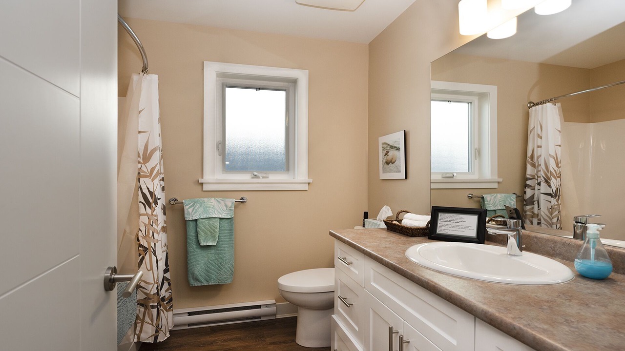 Photo of Bathroom in Saanich East