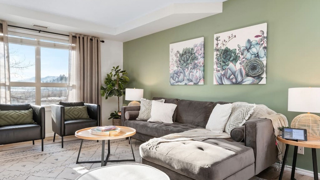 Photo of Livingroom in East Kootenay