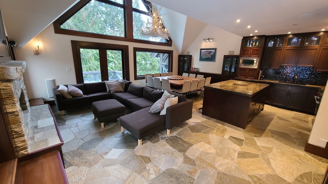 Photo of Livingroom in Upper Village