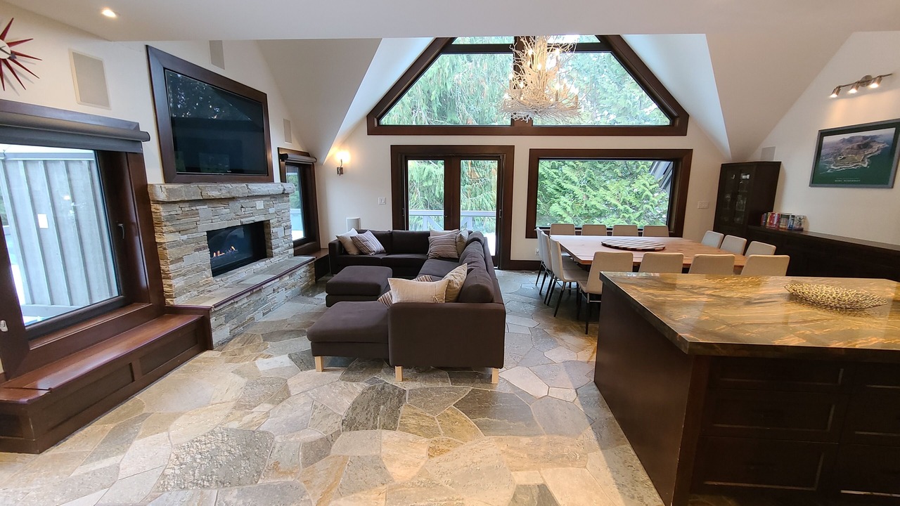 Photo of Livingroom in Upper Village