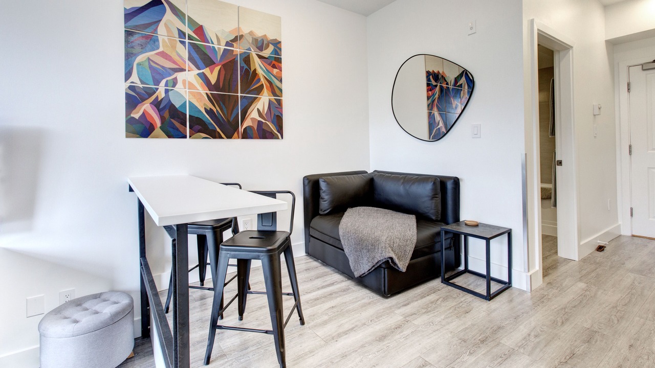 Photo of Livingroom in Whistler Cay Heights