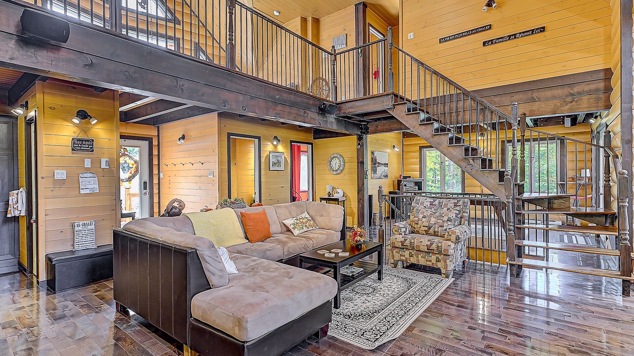 Photo of Livingroom in St-Adolphe-d'Howard
