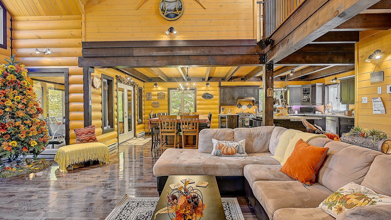 Photo of Livingroom in St-Adolphe-d'Howard