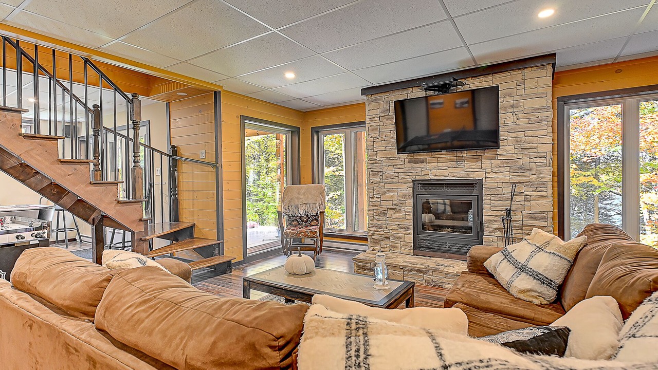 Photo of Livingroom in St-Adolphe-d'Howard