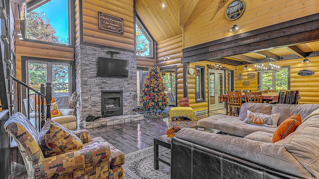 Photo of Livingroom in St-Adolphe-d'Howard