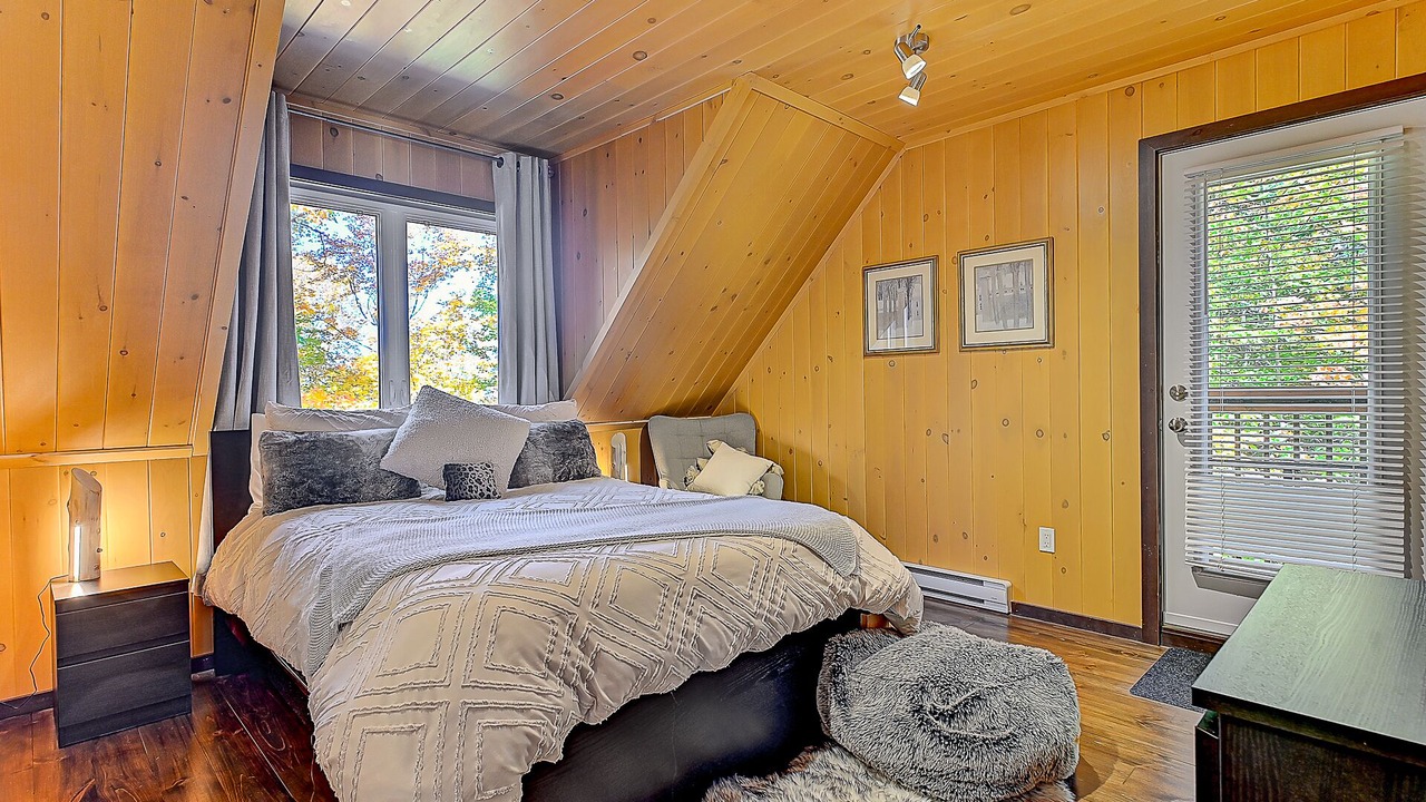 Photo of Bedroom in St-Adolphe-d'Howard
