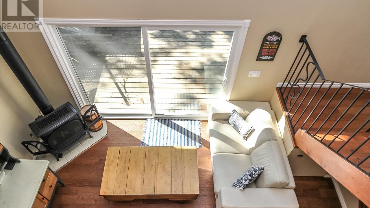 Photo of Livingroom in Tiny