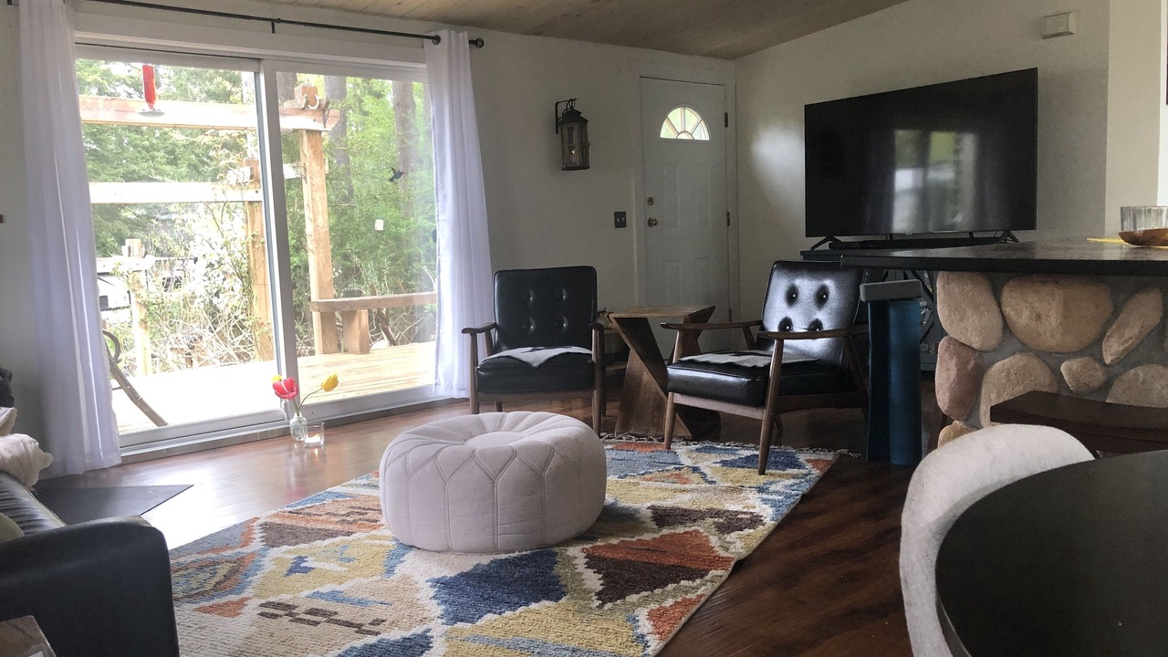 Photo of Livingroom in Comox