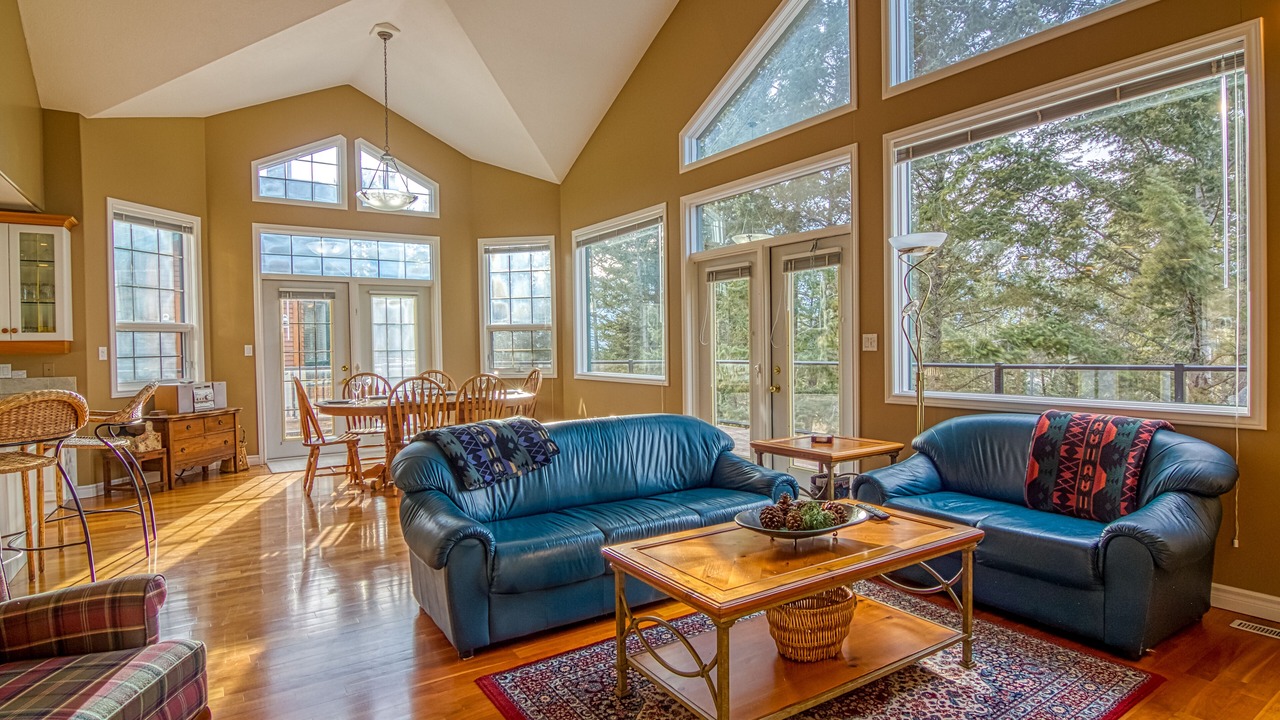 Photo of Livingroom in East Kootenay