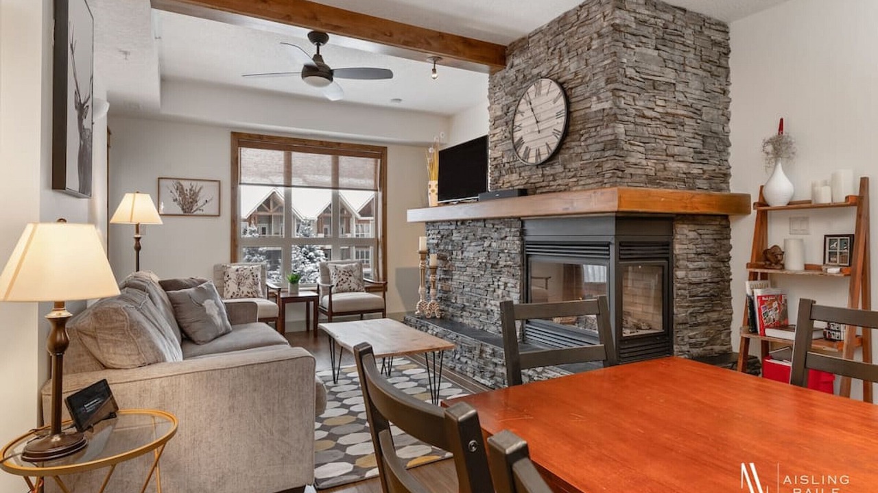 Photo of Livingroom in East Kootenay
