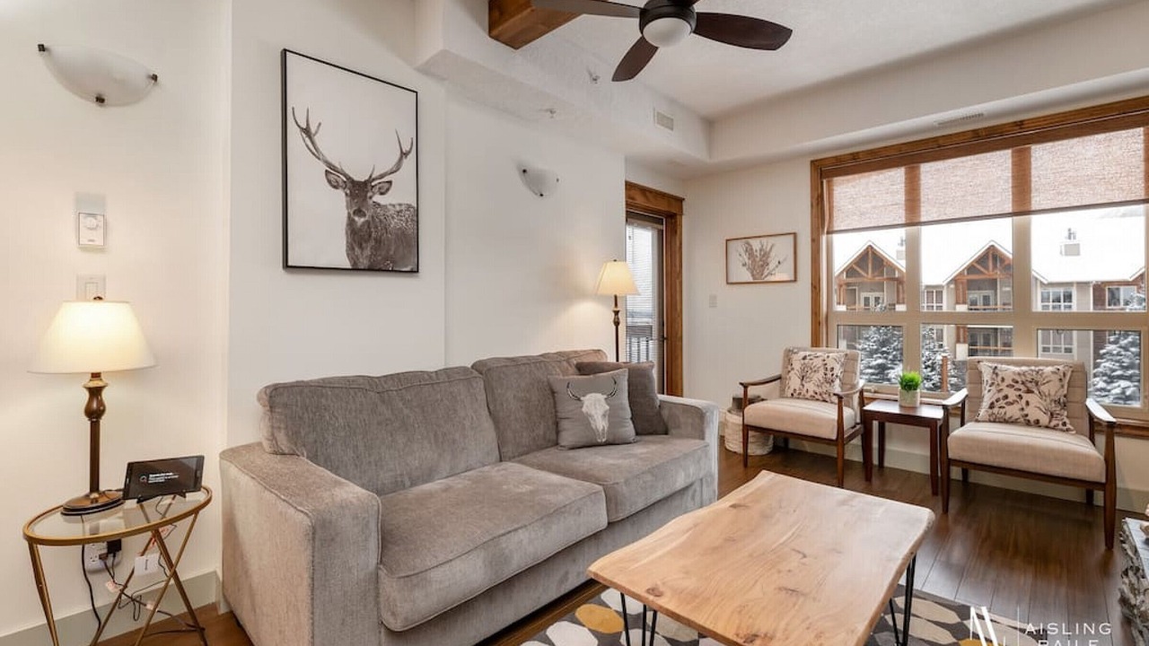 Photo of Livingroom in East Kootenay