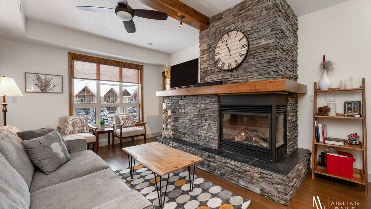 Photo of Livingroom in East Kootenay