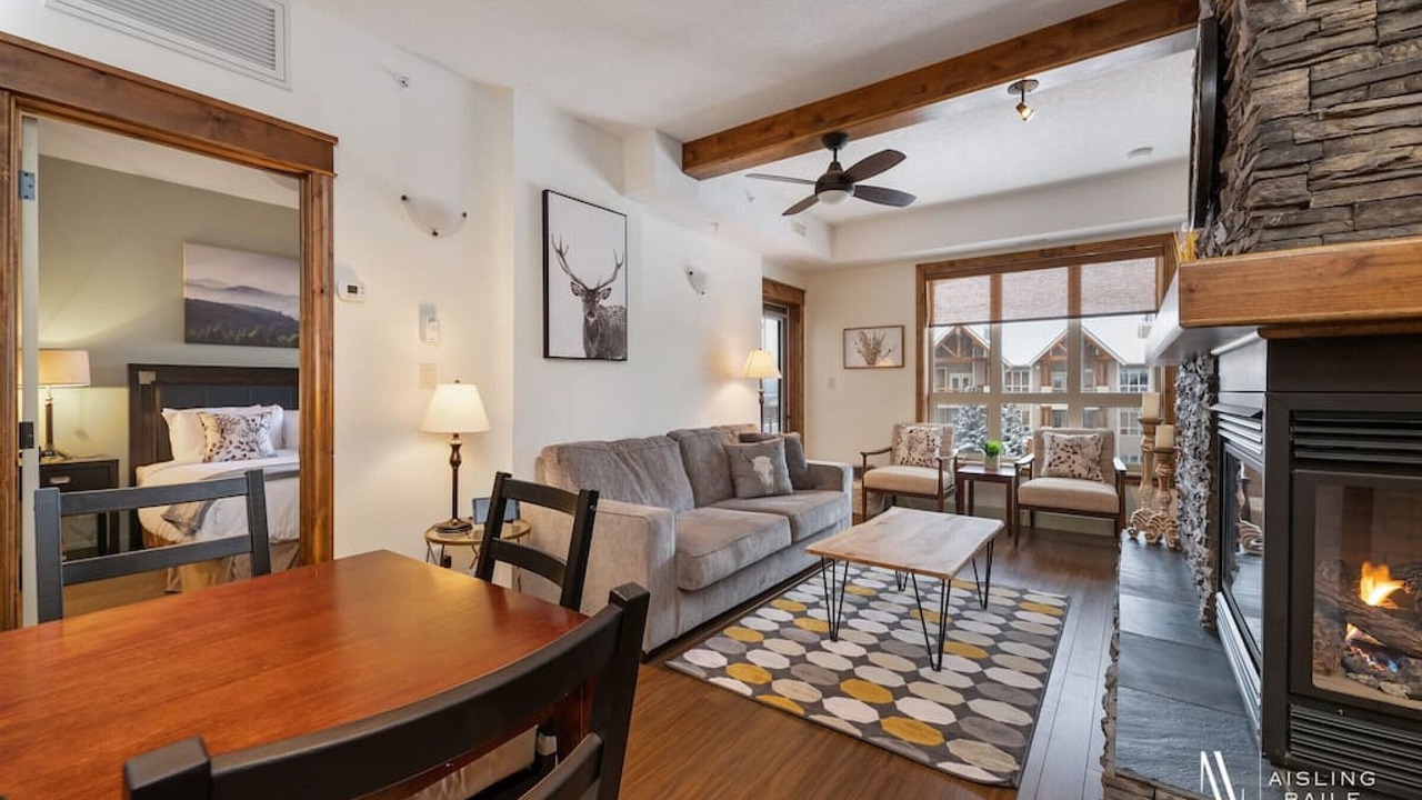 Photo of Livingroom in East Kootenay