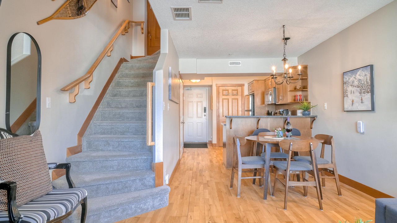 Photo of Livingroom in Cougar Creek