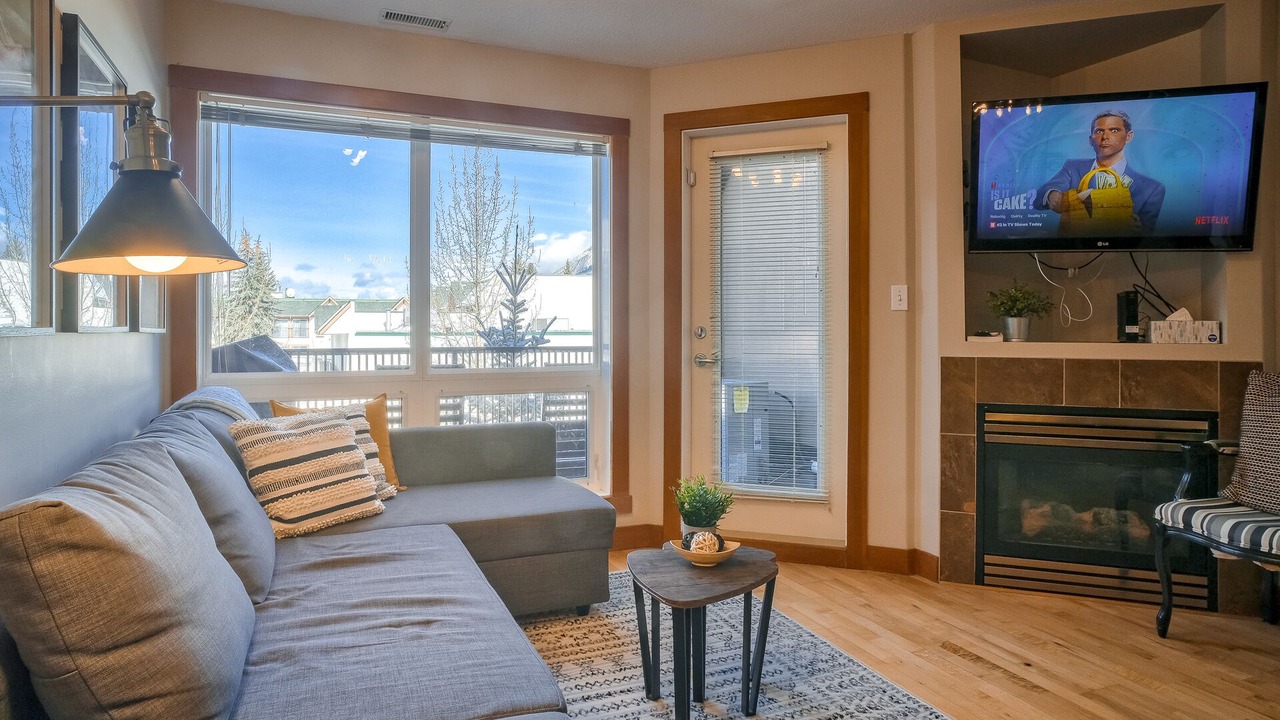 Photo of Livingroom in Cougar Creek