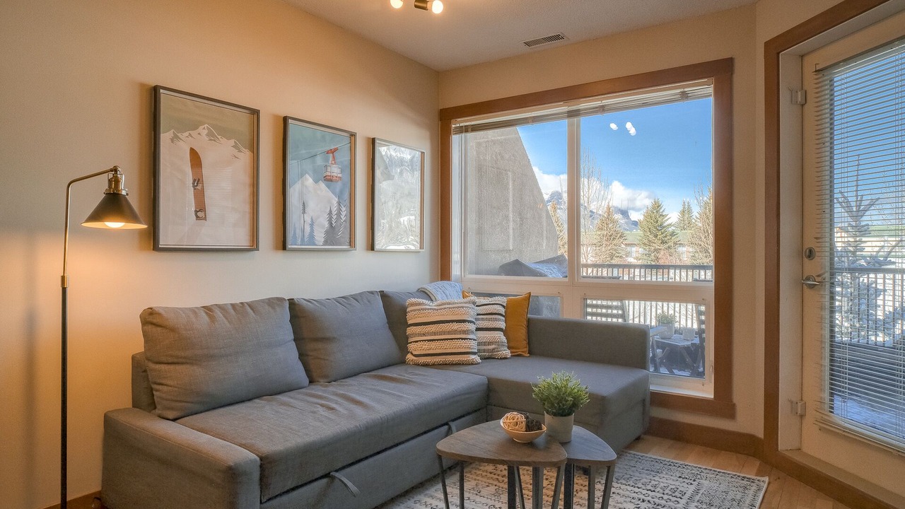 Photo of Livingroom in Cougar Creek