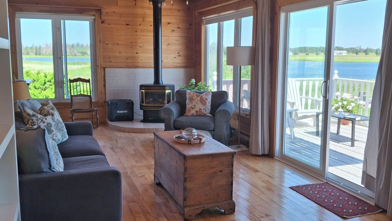 Photo of Livingroom in Brackley Beach
