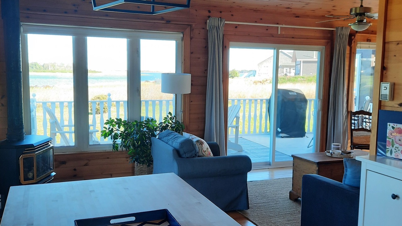 Photo of Livingroom in Brackley Beach