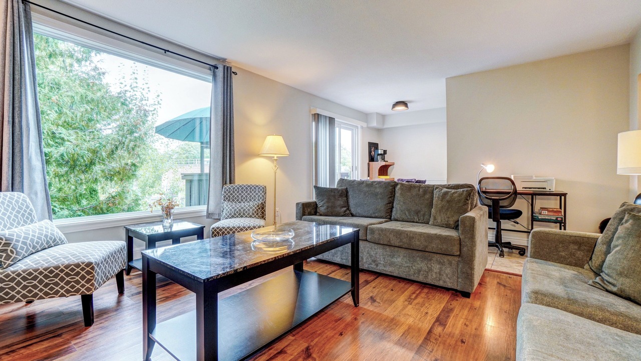 Photo of Livingroom in Wasaga Beach