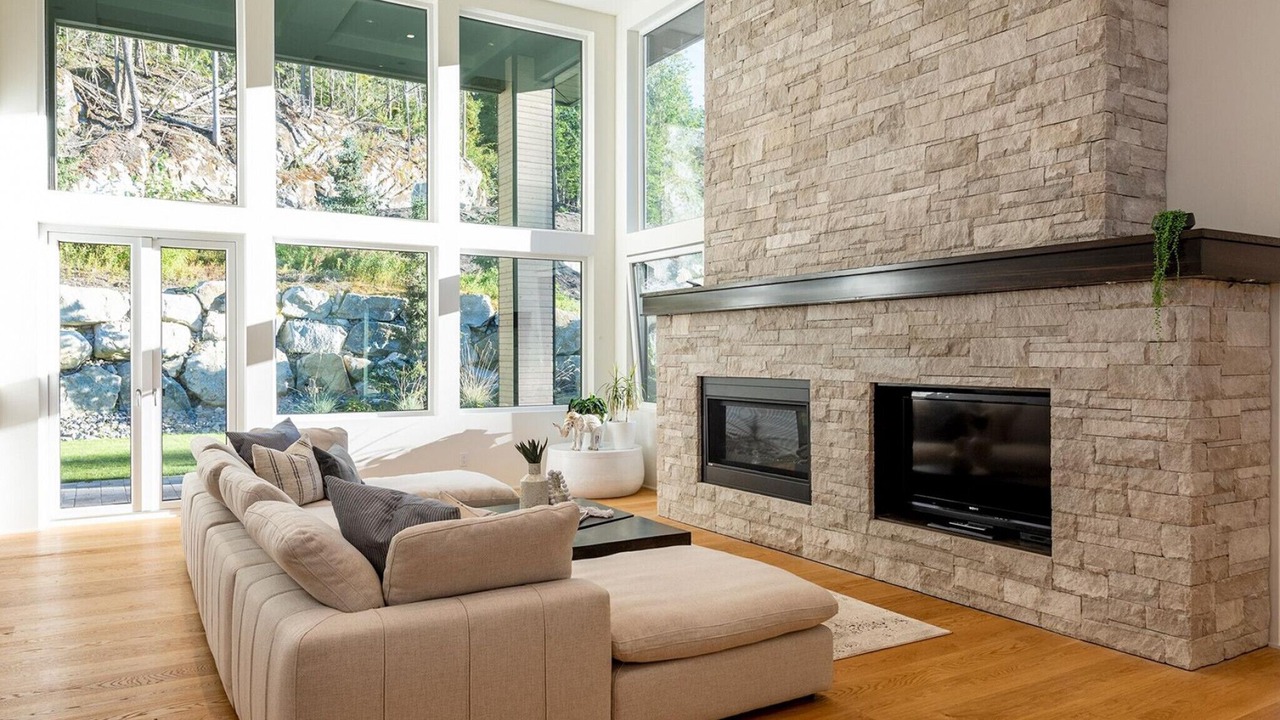 Photo of Livingroom in Sea to Sky Highway