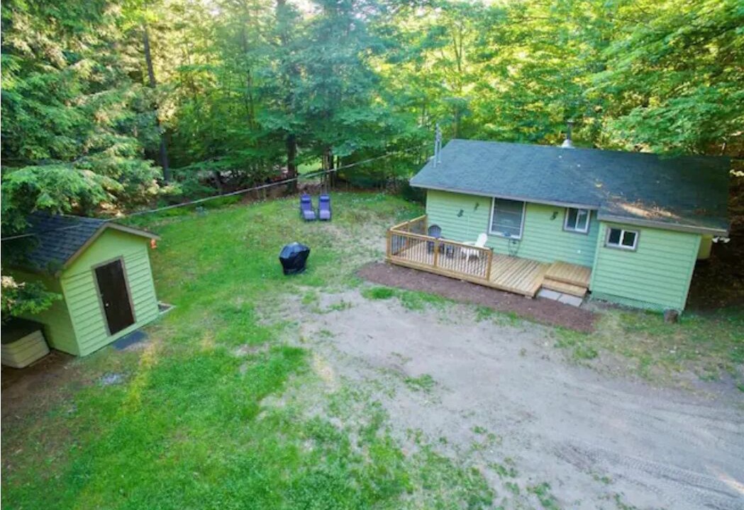 Photo of Patio Balcony in Lake of Bays