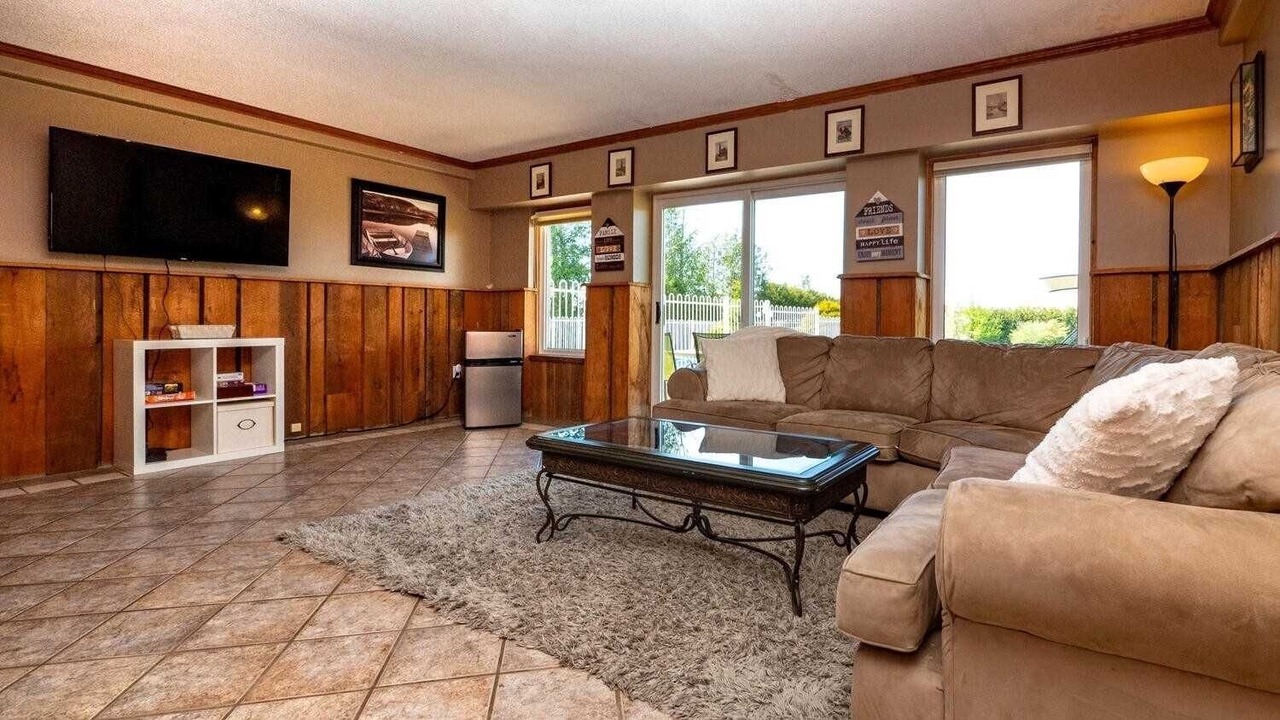 Photo of Livingroom in Wiarton