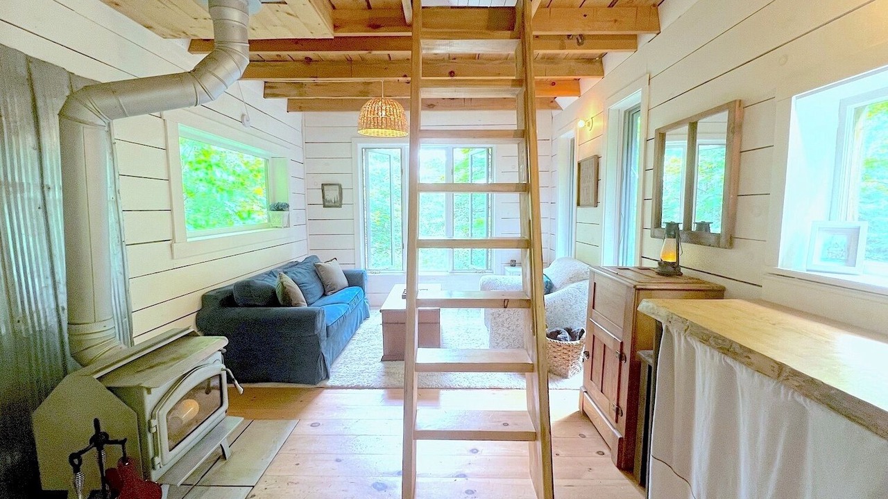 Photo of Livingroom in Unorganized Centre Parry Sound