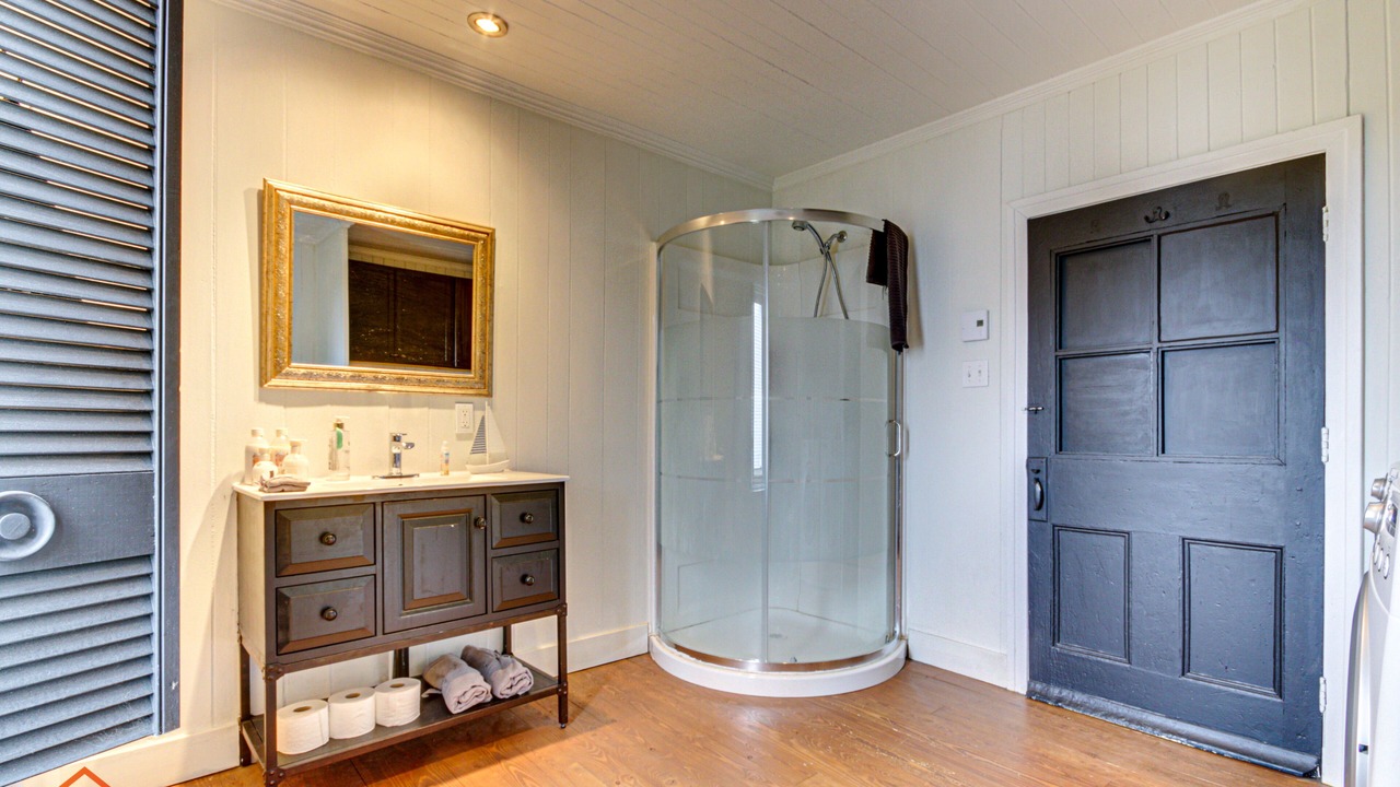 Photo of Bathroom in Deschambault-Grondines