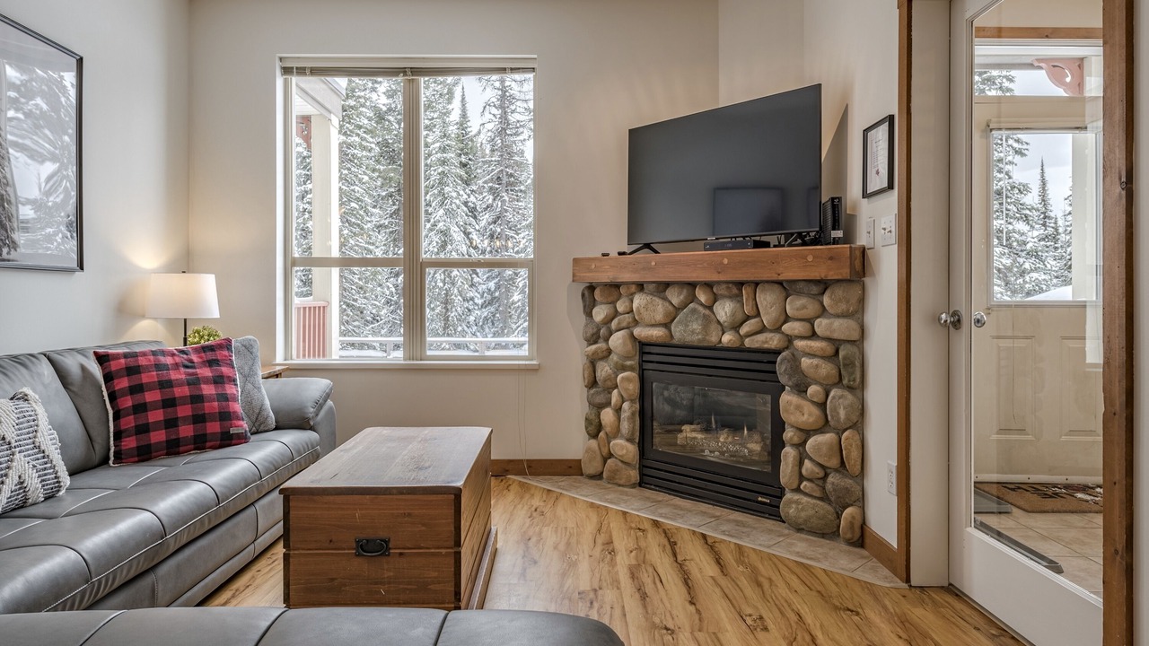 Photo of Livingroom in Silver Star Mountain