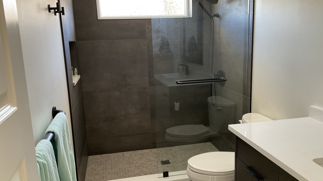 Photo of Bathroom in Kincardine
