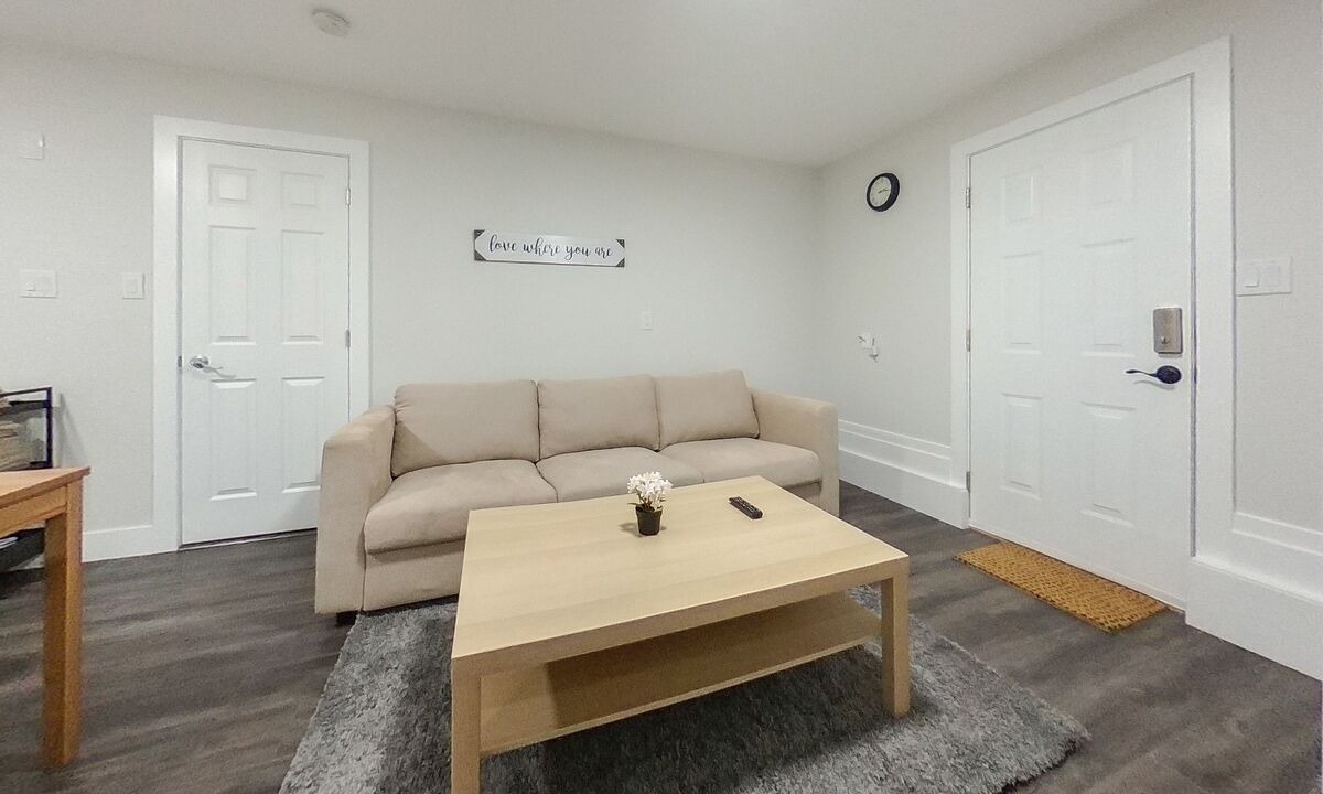 Photo of Livingroom in Guildford