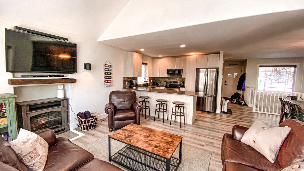 Photo of Livingroom in Snow Pine Estates