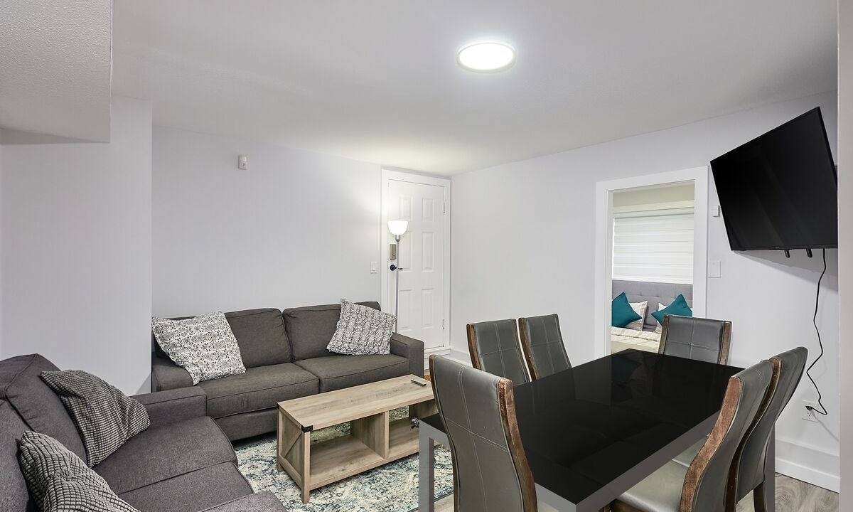 Photo of Livingroom in Guildford