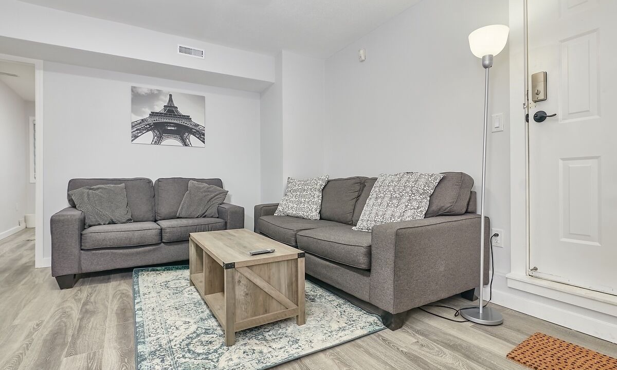 Photo of Livingroom in Guildford