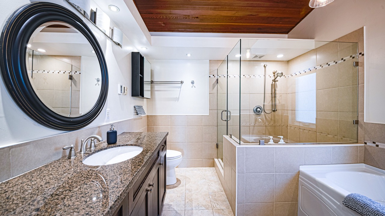 Photo of Bathroom in West Porpoise Bay