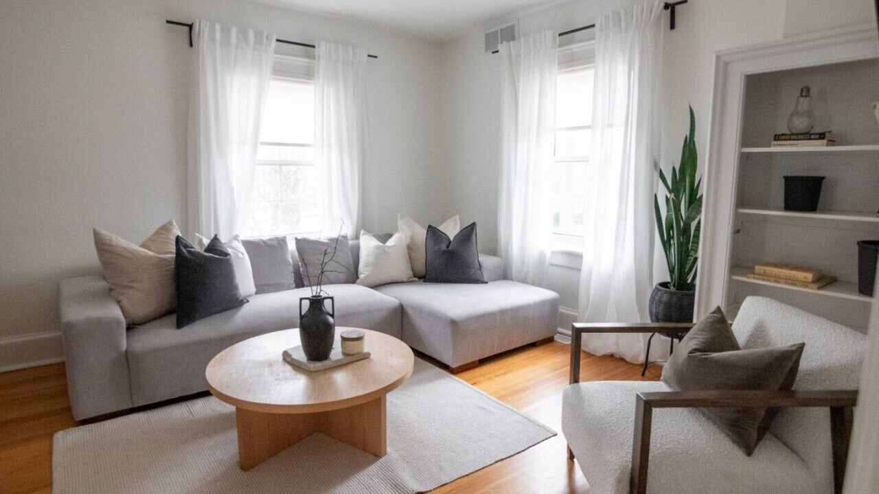 Photo of Livingroom in Port Dalhousie